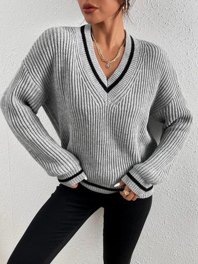Rina Sweater – Dziewczęcy akcent w codziennej stylizacji