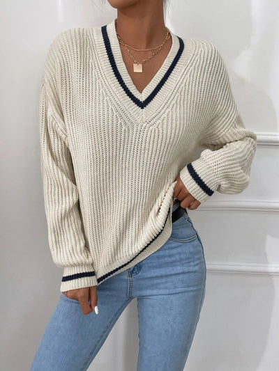 Rina Sweater – Dziewczęcy akcent w codziennej stylizacji