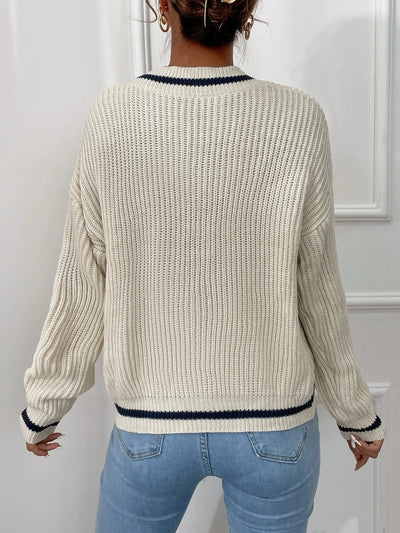 Rina Sweater – Dziewczęcy akcent w codziennej stylizacji