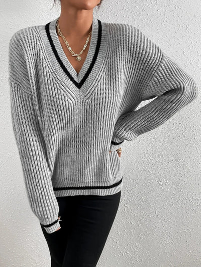 Rina Sweater – Dziewczęcy akcent w codziennej stylizacji