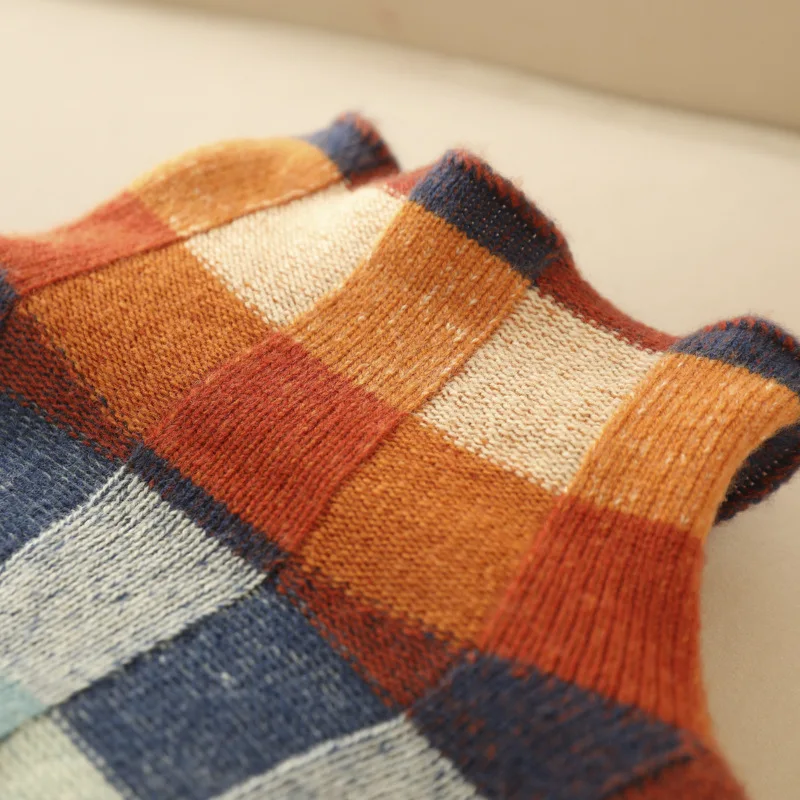Luna Sweater – Kolorowy sweter w kratę