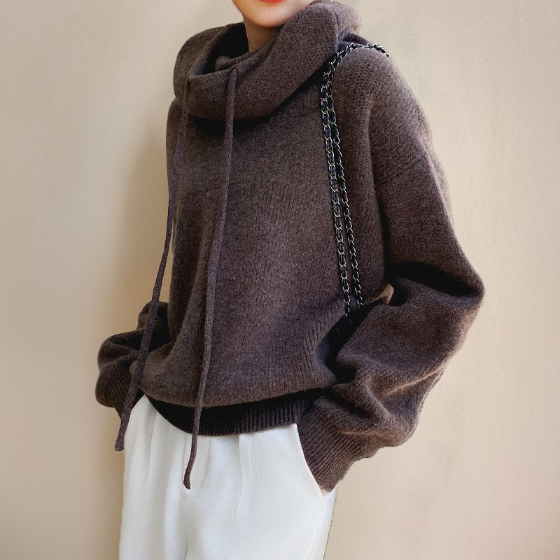 Noa Hoodie – Otulający sweter z kapturem i golfem