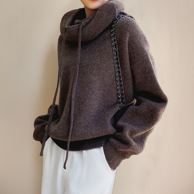 Noa Hoodie – Otulający sweter z kapturem i golfem