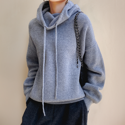 Noa Hoodie – Otulający sweter z kapturem i golfem