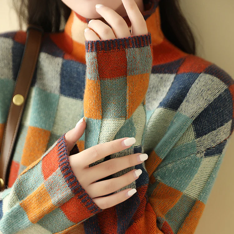 Luna Sweater – Kolorowy sweter w kratę